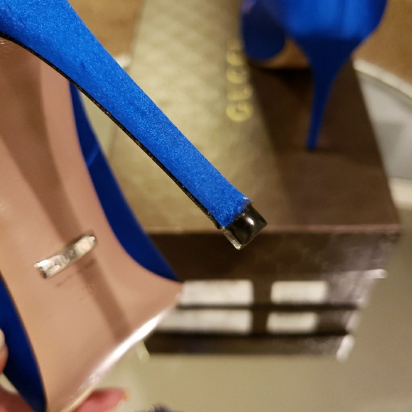 Gucci Crystal Satin Pumps - Picture 5 of 8